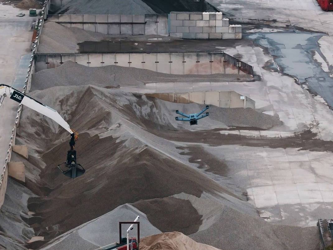 drone-voorraden-fabriek-1070px